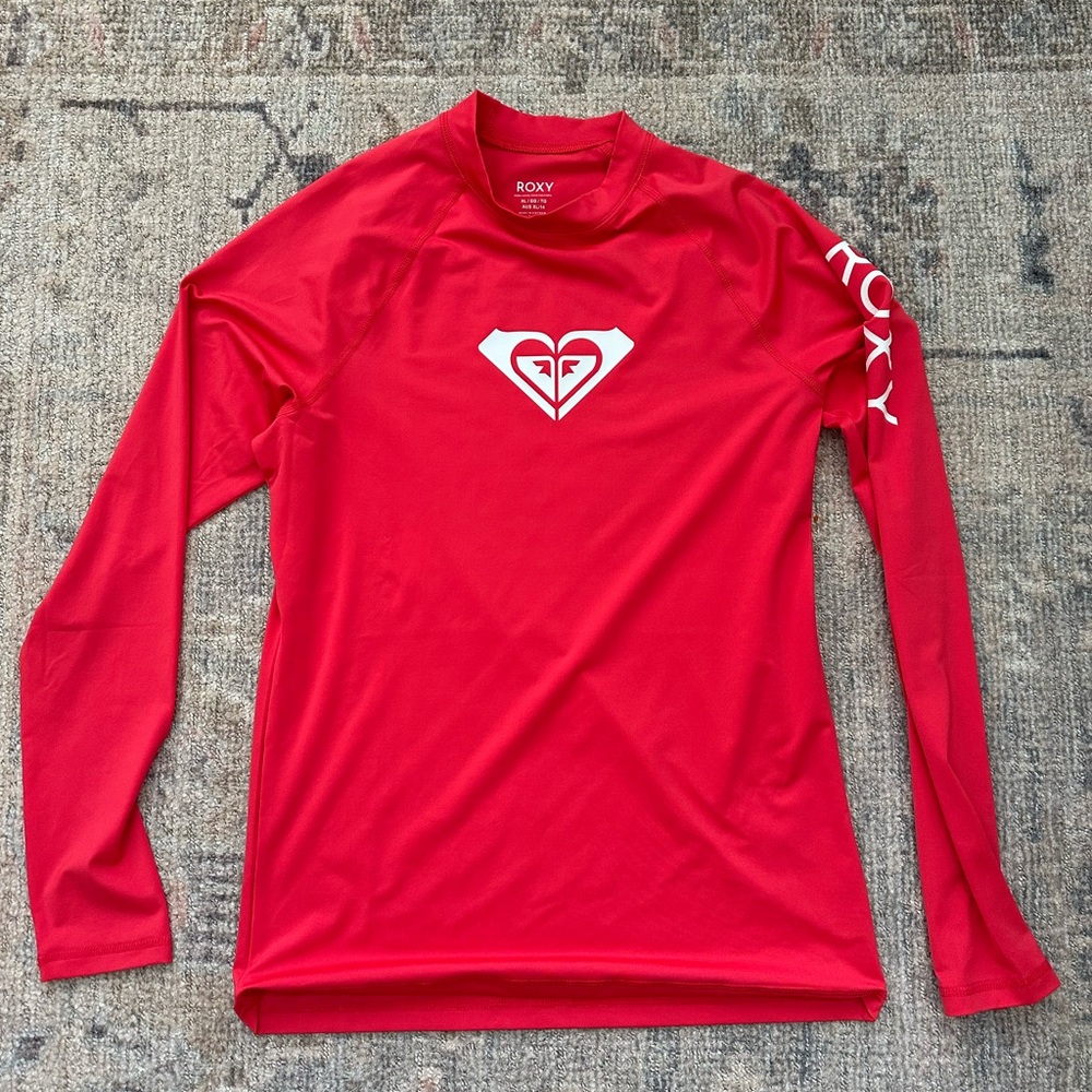 Roxy Rash Guard Long Sleeve Tee (runs small)